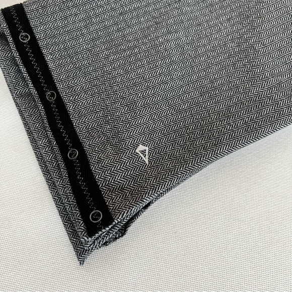 Ivivva Infinity Scarf Herringbone Print Heathered Black Size 54" X 20" - Picture 5 of 5